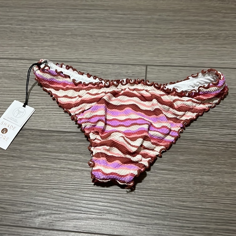 Bikini - Picture 5 of 5